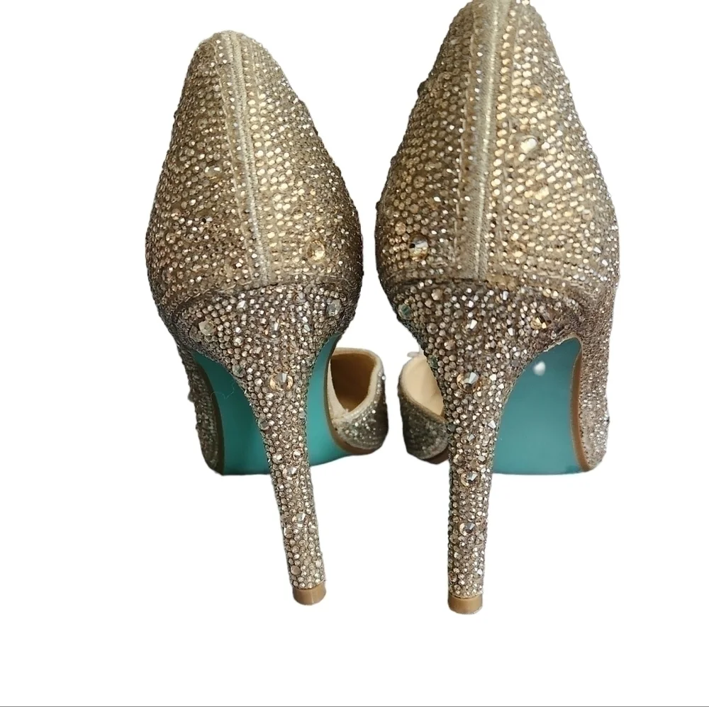 Nowt Betsey Johnson Women's Hazil Dress Pumps in Dusty Gold Size 6